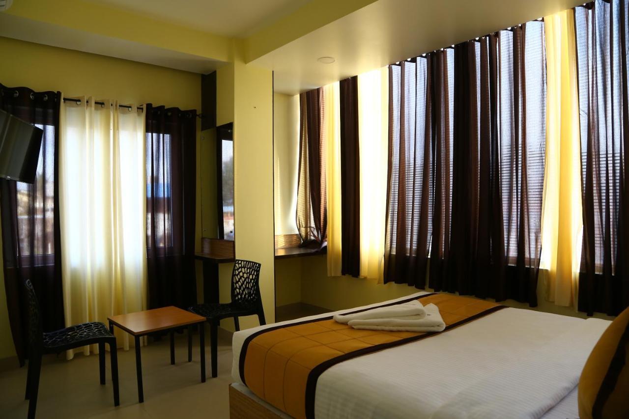 Hotel Landmark Port Blair Exteriör bild